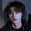 asmr基佬听众夜听君的头像，一位戴着耳机的青年男性